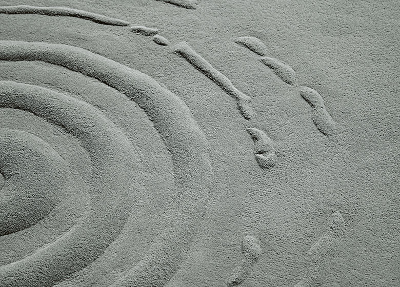 ДИНАМИЧНОЕ ОТКРЫТИЕ В ДИЗАЙНЕ КОВРА DROP от JAB