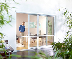 Рулонная штора от насекомых