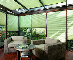 Шторы плиссе Luxaflex® для потолочных  окон или зимнего сада