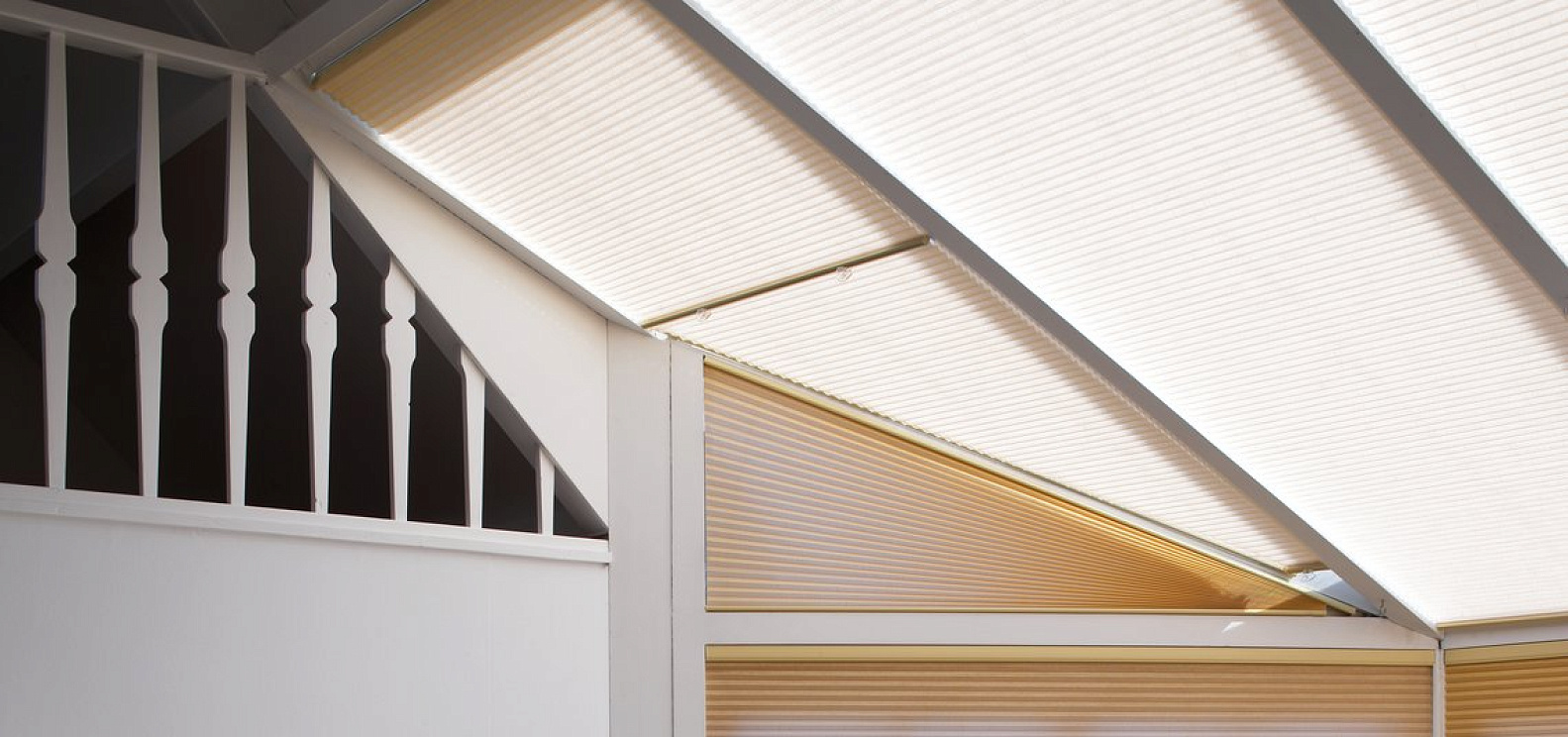 Шторы плиссе Luxaflex® для потолочных  окон или зимнего сада