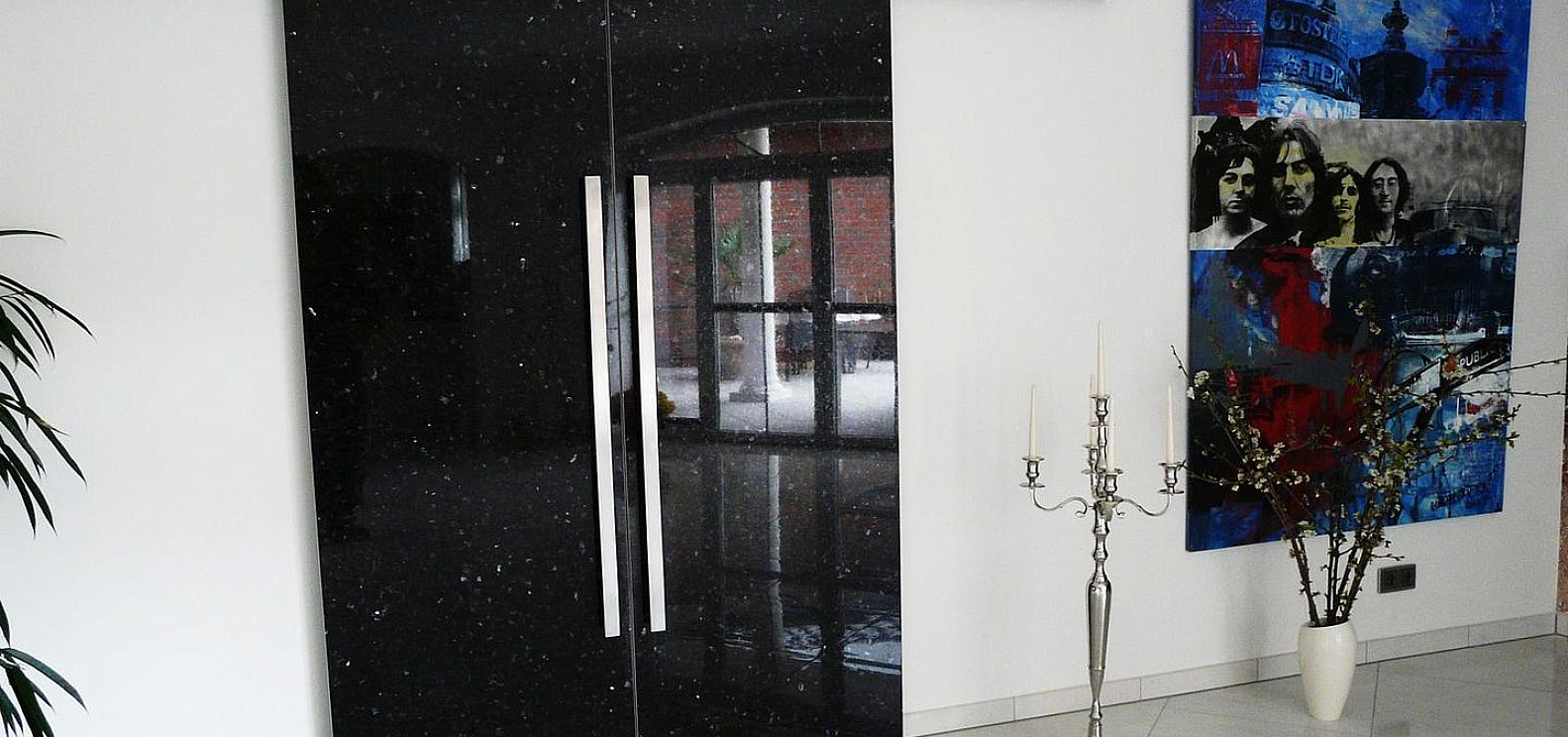 Раздвижные двери SCHÜCO из камня